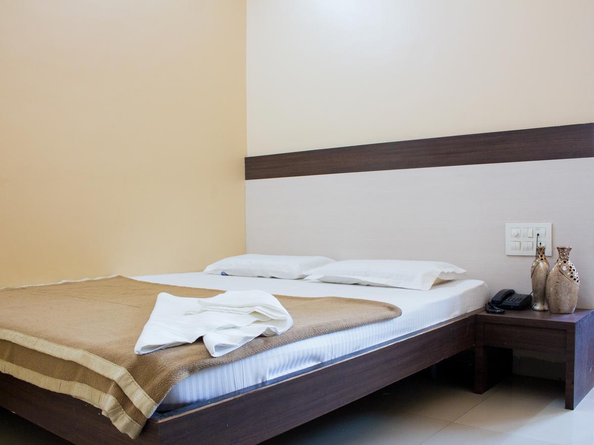 Hotel Aashish Deluxe Pet Friendly Kolhapur Exterior photo